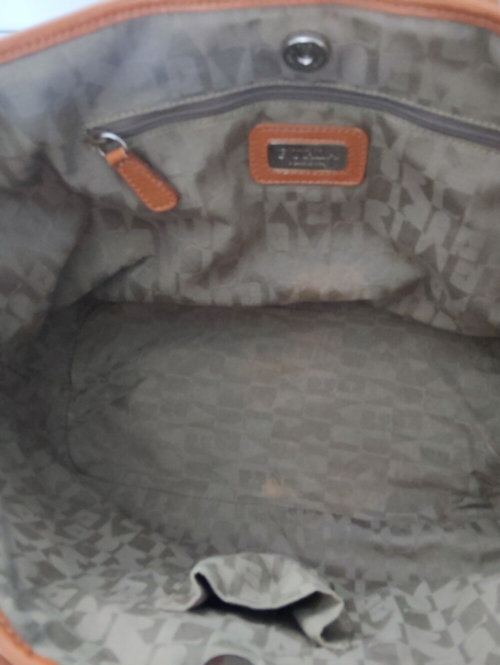 Furla Canvas Tote Bag with Green Stripe and Tan Lether Trim. Pre-owned. - Picture 8 of 13